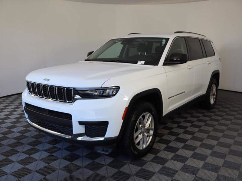 Certified 2023 Jeep Grand Cherokee L Laredo image 1