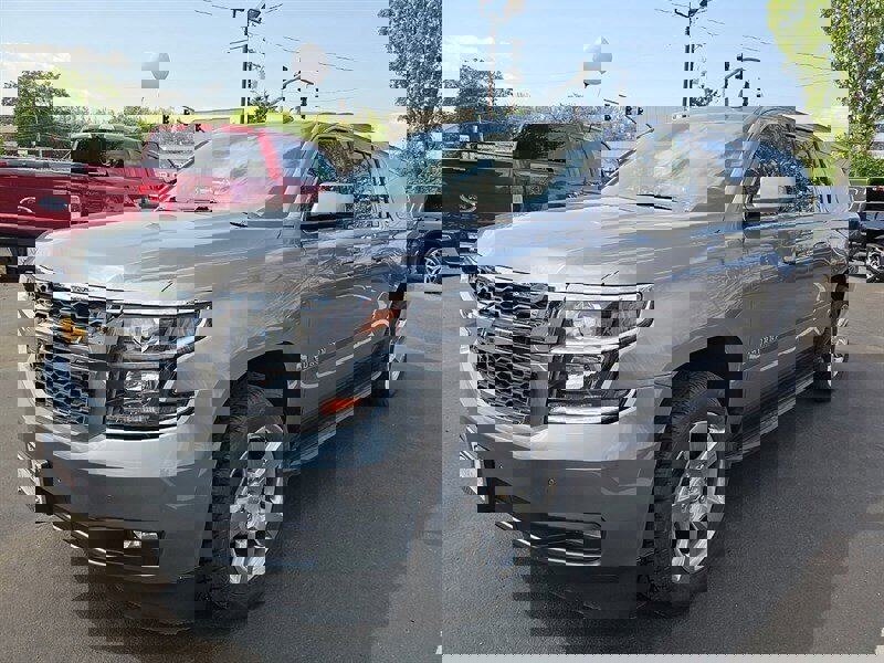 Used 2020 Chevrolet Suburban LT image 1