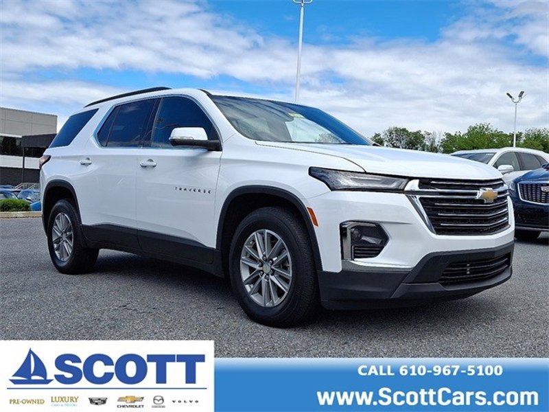 Certified 2022 Chevrolet Traverse LT image 1