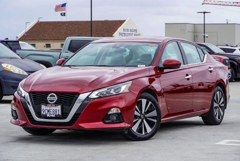 Certified 2022 Nissan Altima 2.5 SL image 1