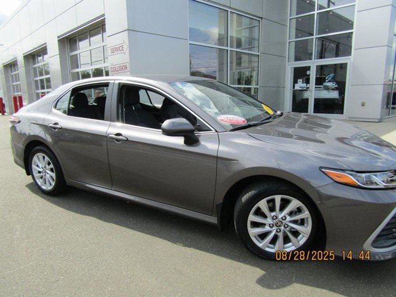 Certified 2023 Toyota Camry LE image 1