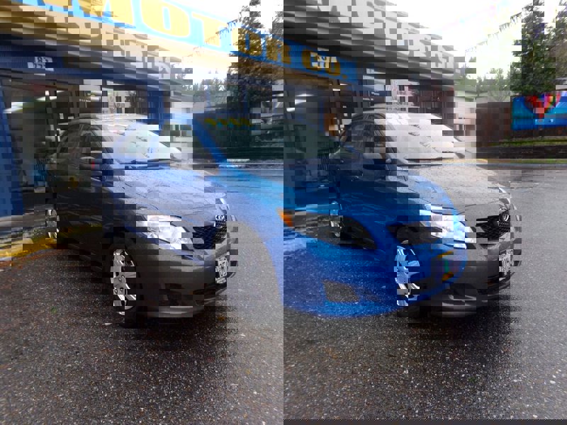 Used 2010 Toyota Corolla LE image 1