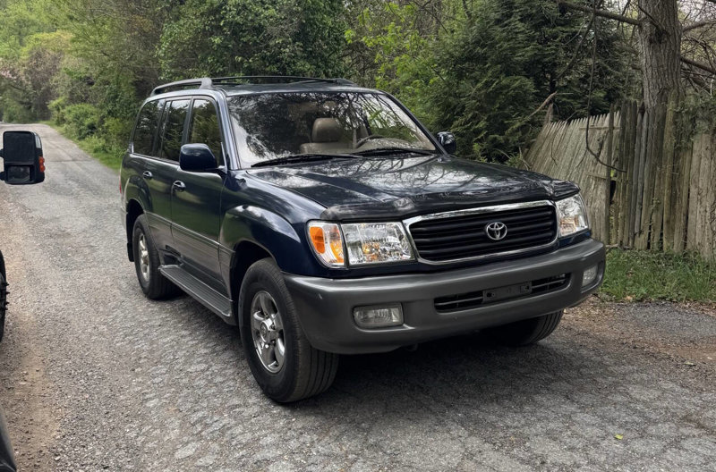 Used 2002 Toyota Land Cruiser image 1