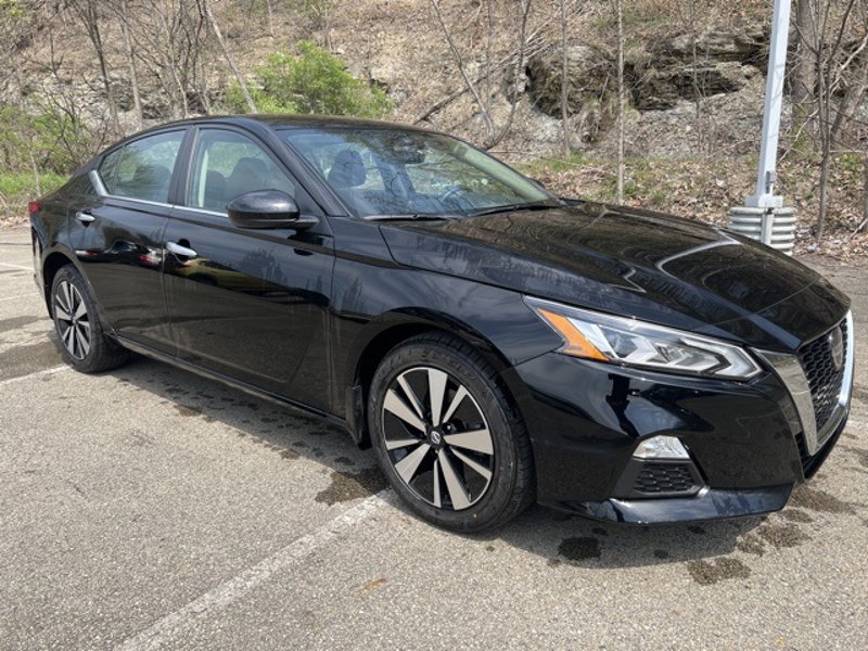 Certified 2022 Nissan Altima 2.5 SV image 1