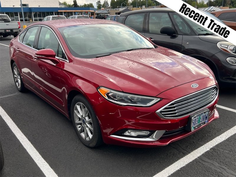 Used 2017 Ford Fusion SE w/ Fusion SE Technology Package image 1
