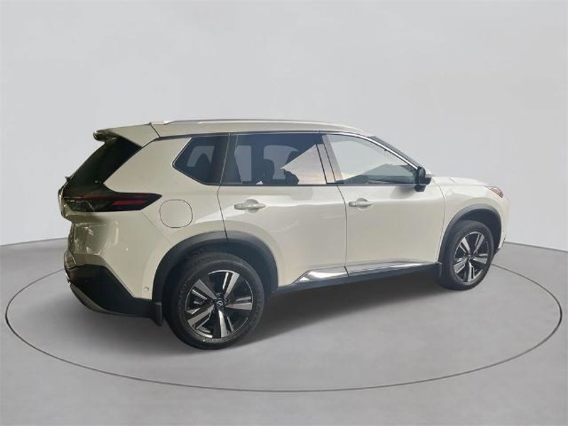 Certified 2022 Nissan Rogue Platinum w/ Head-Up Display Package image 1