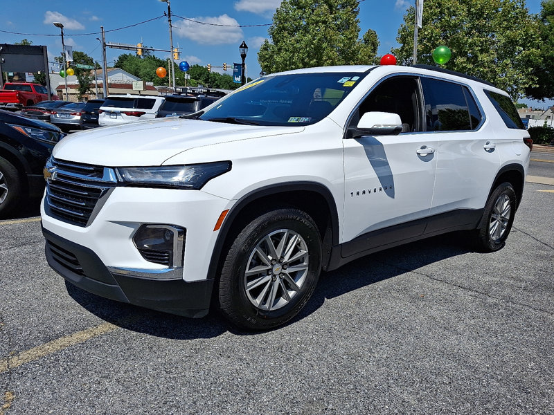 Certified 2023 Chevrolet Traverse LT image 1