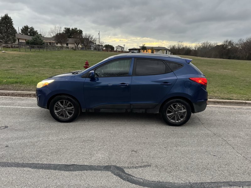 Used 2014 Hyundai Tucson SE image 1