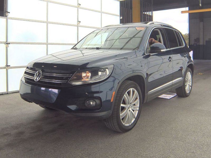 Used 2015 Volkswagen Tiguan SE image 1
