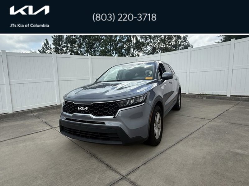 Certified 2023 Kia Sorento LX image 1