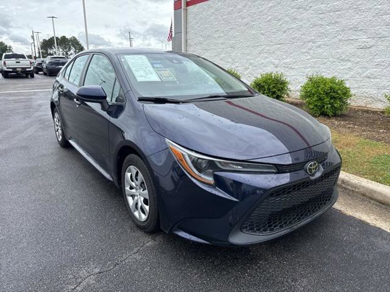 Used 2022 Toyota Corolla LE image 1