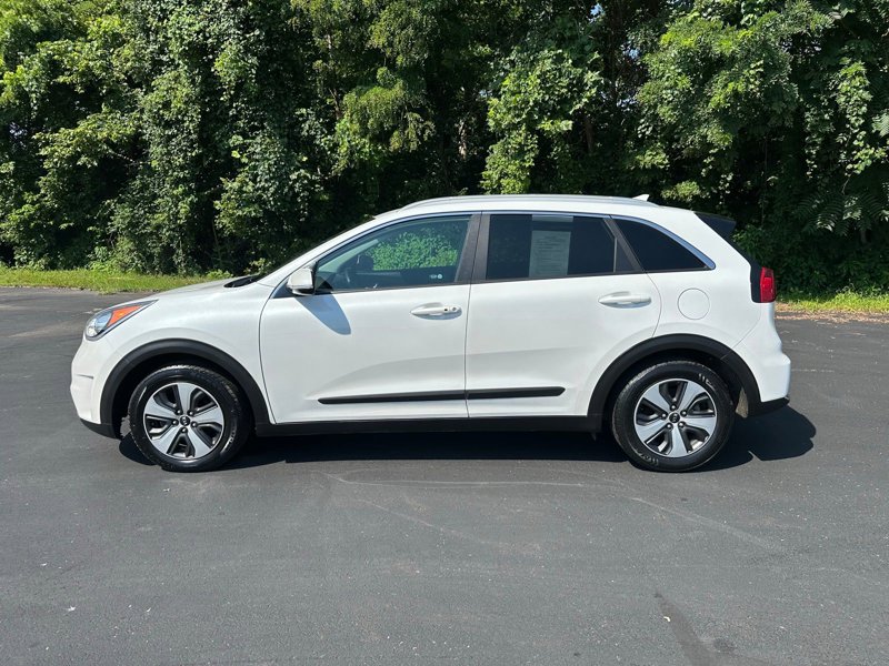 Used 2017 Kia Niro EX image 1