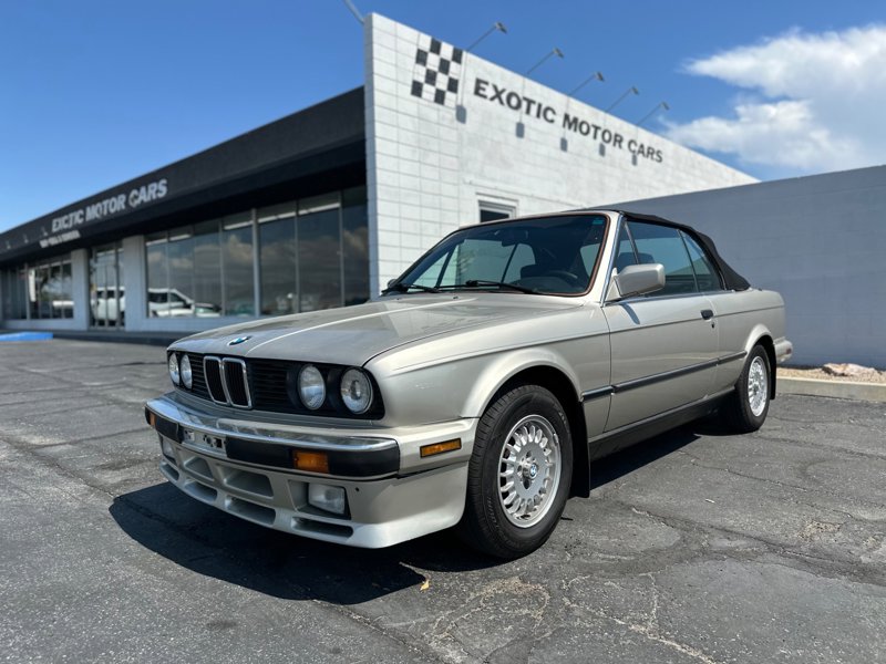 Used 1988 BMW 325i Convertible image 1