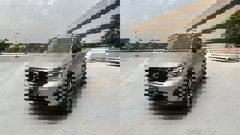 Certified 2025 Volvo XC40 B5 Plus image 1