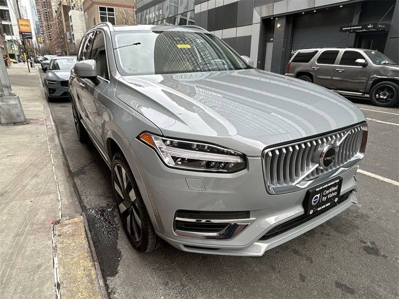 Certified 2025 Volvo XC90 T8 Plus image 1