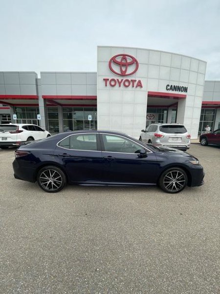 Certified 2021 Toyota Camry SE image 1