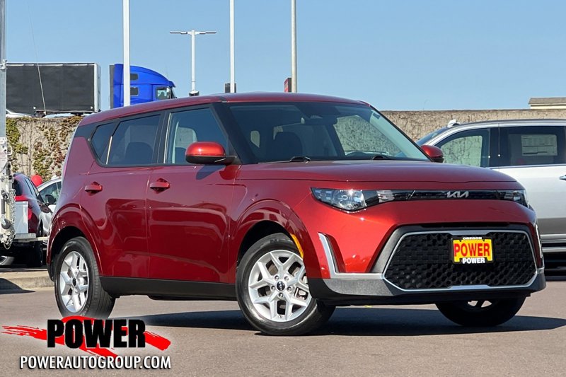 Certified 2023 Kia Soul LX w/ LX Technology Package image 1