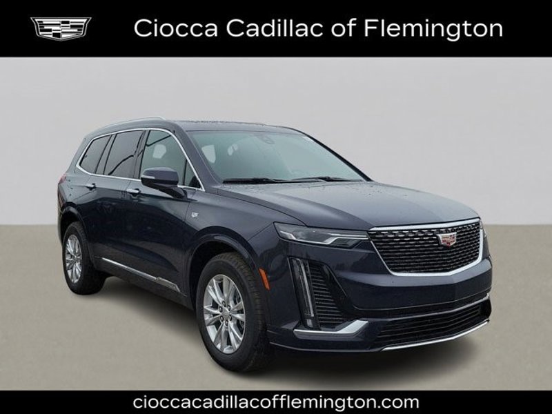 Certified 2025 Cadillac XT6 Luxury image 1
