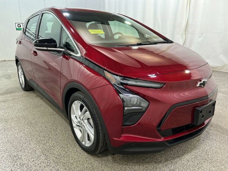 Certified 2022 Chevrolet Bolt LT w/ Driver Confidence Package image 1