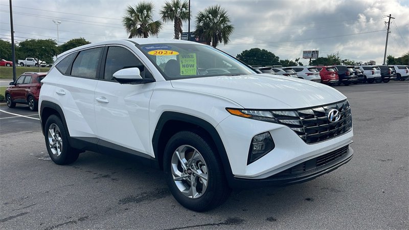 Certified 2024 Hyundai Tucson SE image 1