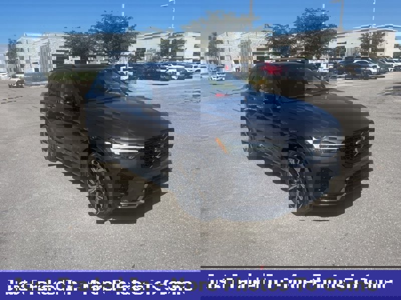 Certified 2022 Volvo XC60 B6 R-Design w/ Advanced Package image 1