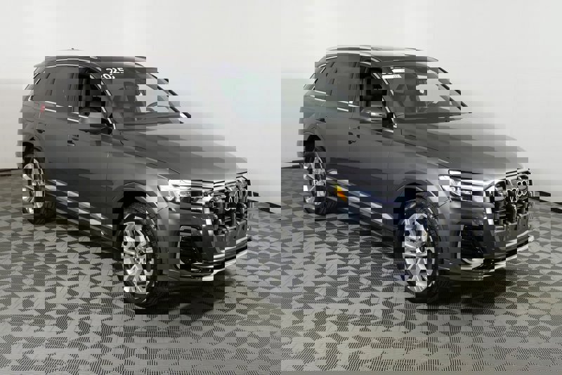 Certified 2025 Audi Q7 3.0T Premium Plus image 1