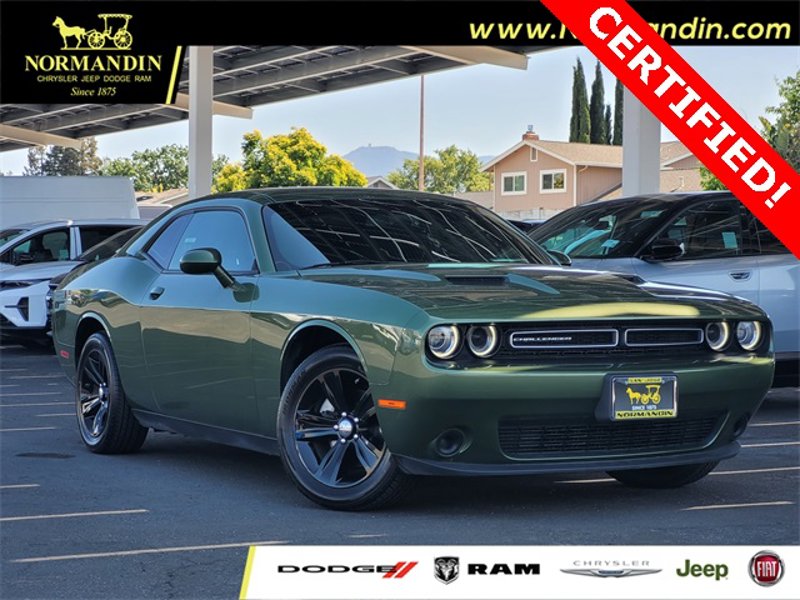 Certified 2023 Dodge Challenger SXT image 1