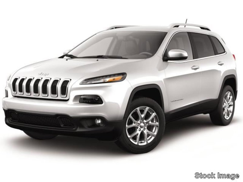 Used 2017 Jeep Cherokee Latitude image 1
