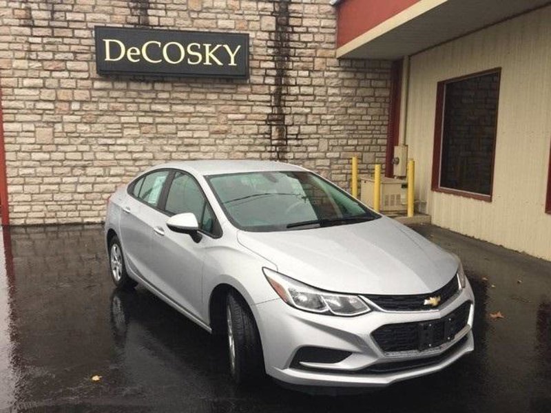 Used 2017 Chevrolet Cruze LS image 1