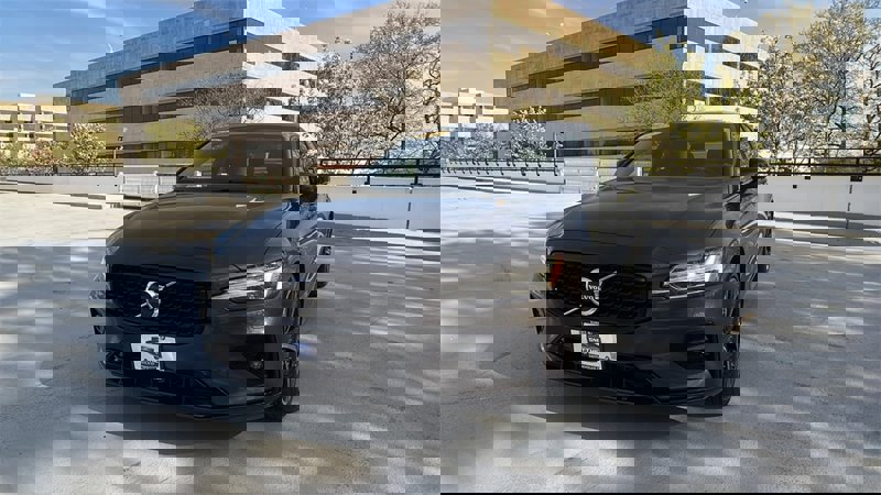 Certified 2025 Volvo S60 B5 Core image 1