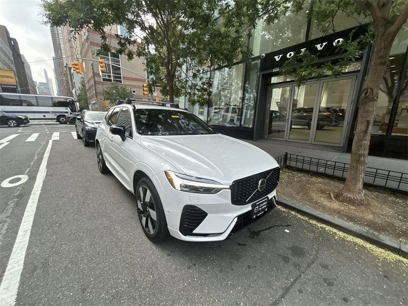 Certified 2024 Volvo XC60 T8 Ultimate w/ Climate Package image 1