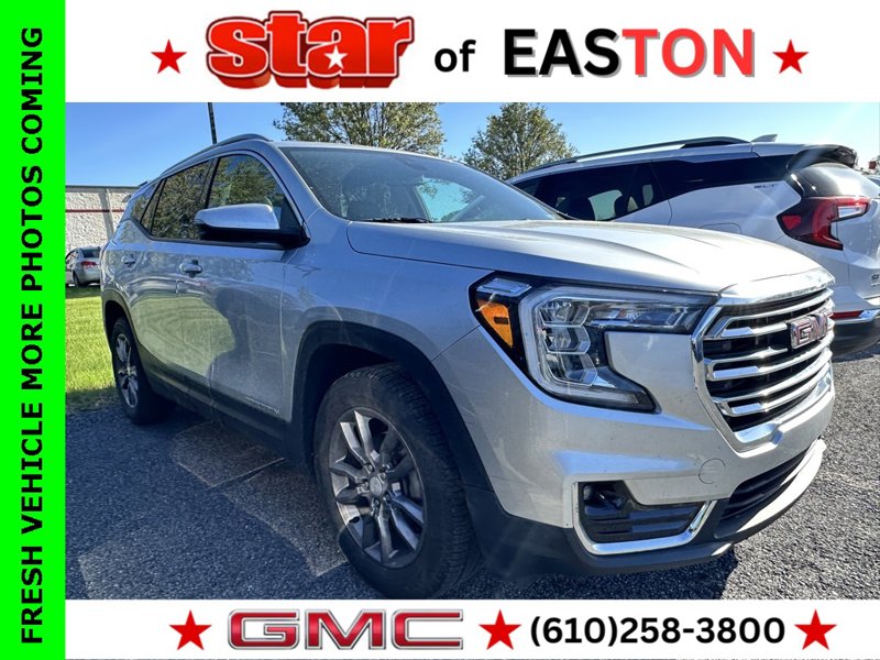 Used 2022 GMC Terrain SLT image 1