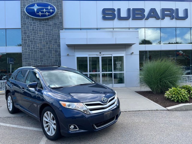 Used 2015 Toyota Venza LE image 1
