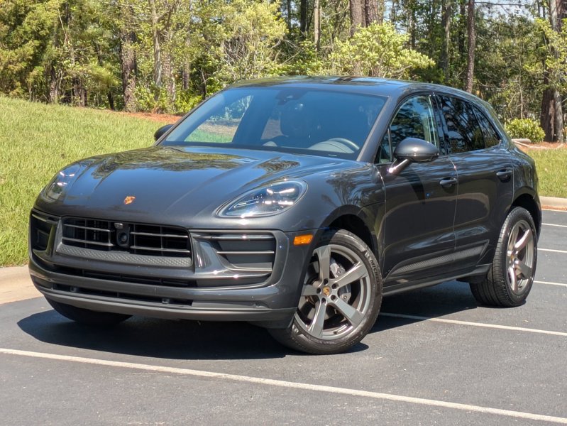 Certified 2022 Porsche Macan image 1