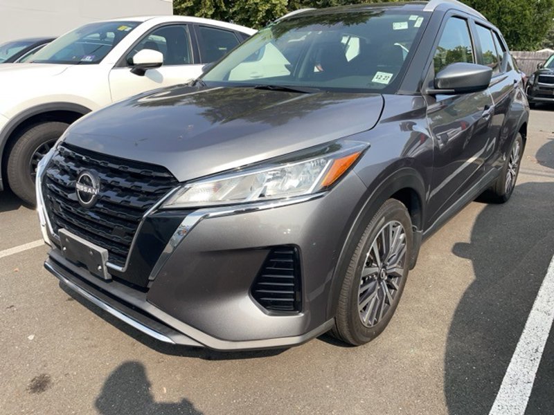 Certified 2023 Nissan Kicks SV image 1