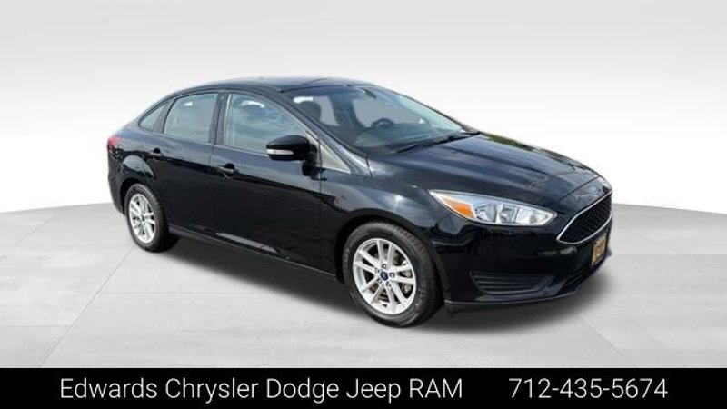 Used 2018 Ford Focus SE w/ Cold Weather Package image 1
