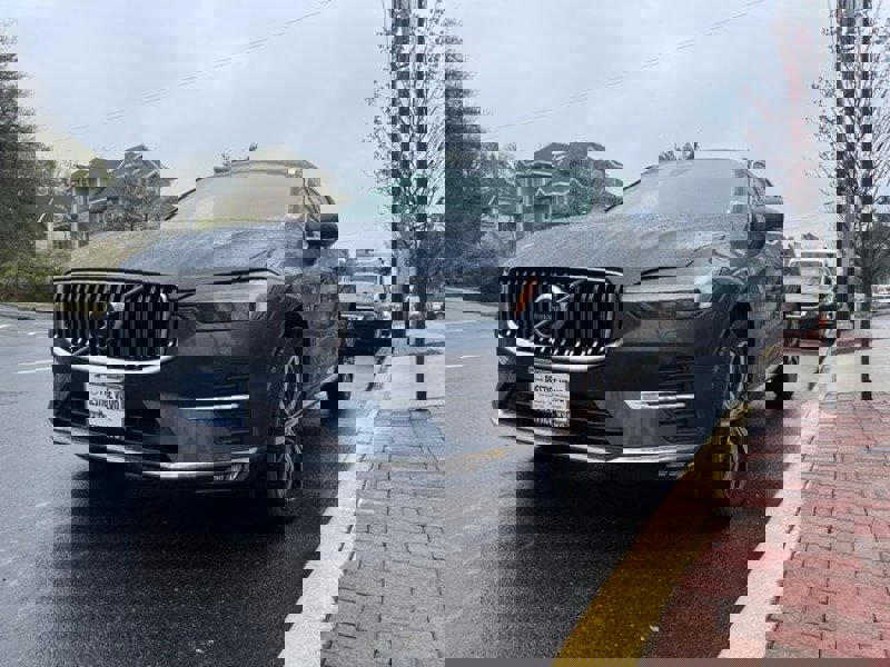 Certified 2023 Volvo XC60 B5 Plus w/ Climate Package image 1