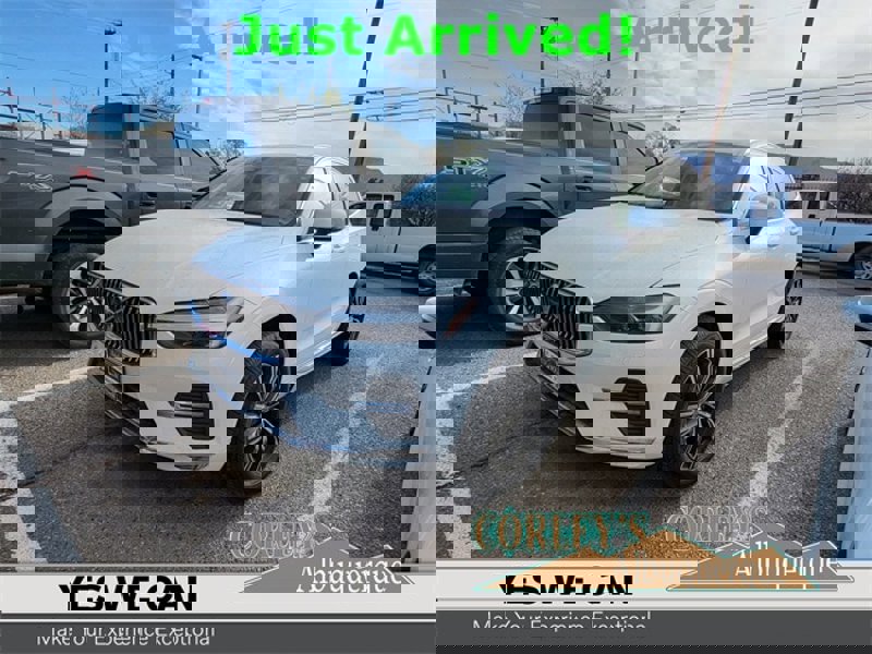 Certified 2022 Volvo XC60 B5 Inscription w/ Climate Package image 1