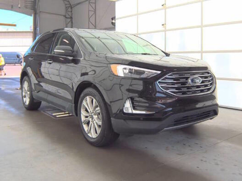 Used 2024 Ford Edge Titanium image 1