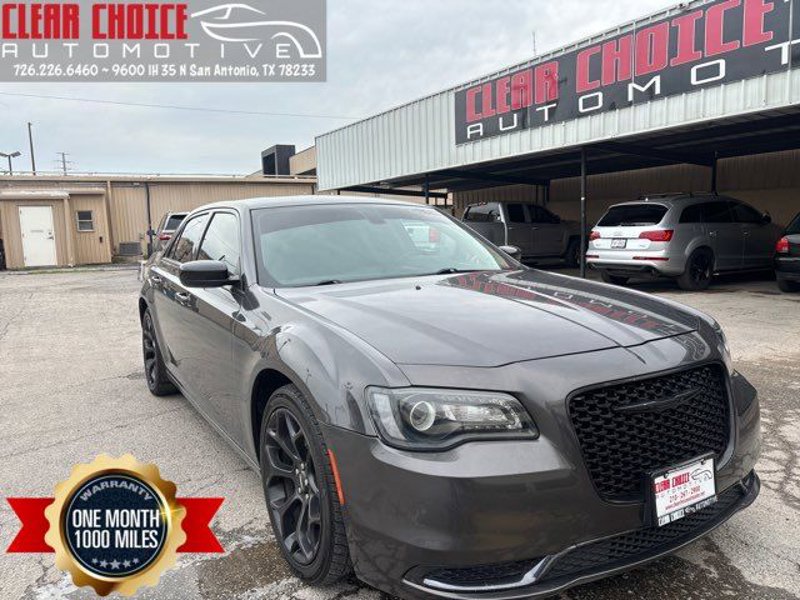 Used 2019 Chrysler 300 Touring w/ Sport Appearance Package image 1