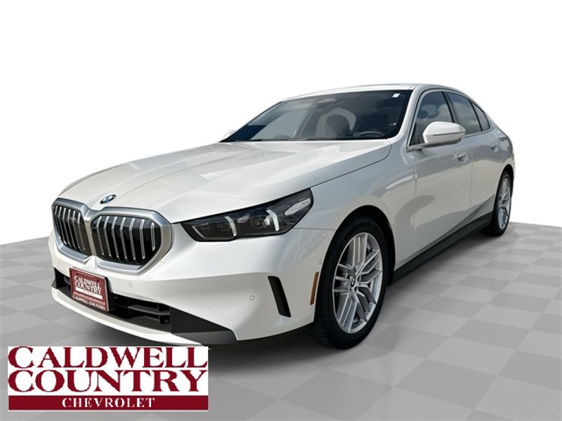 Used 2025 BMW 530i xDrive image 1