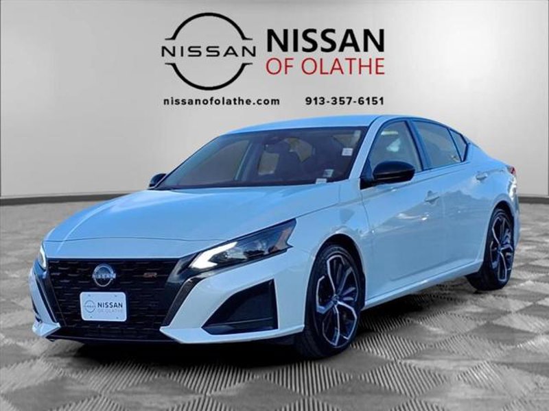 Certified 2023 Nissan Altima 2.5 SR image 1