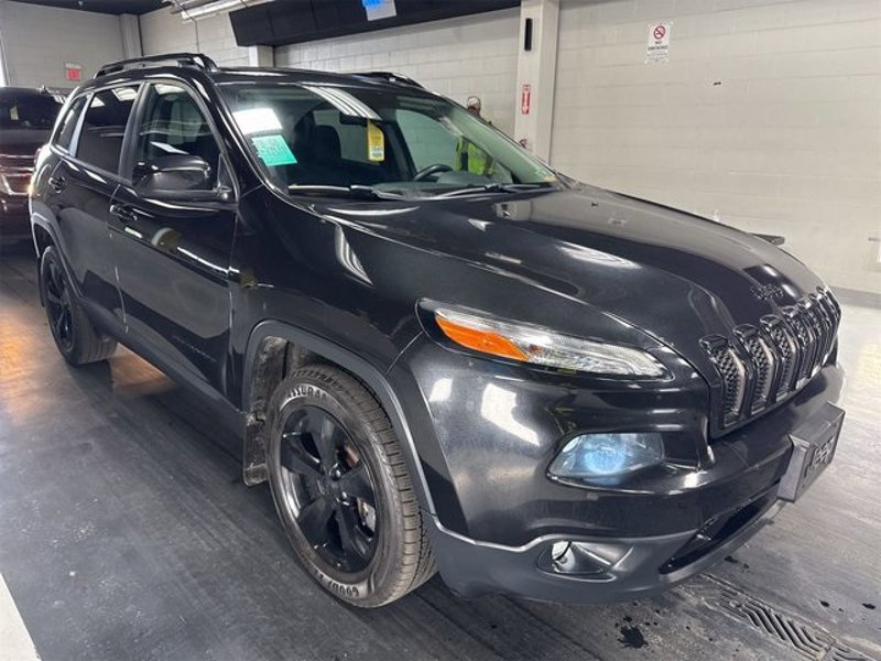 Used 2016 Jeep Cherokee Latitude w/ Comfort/Convenience Group image 1