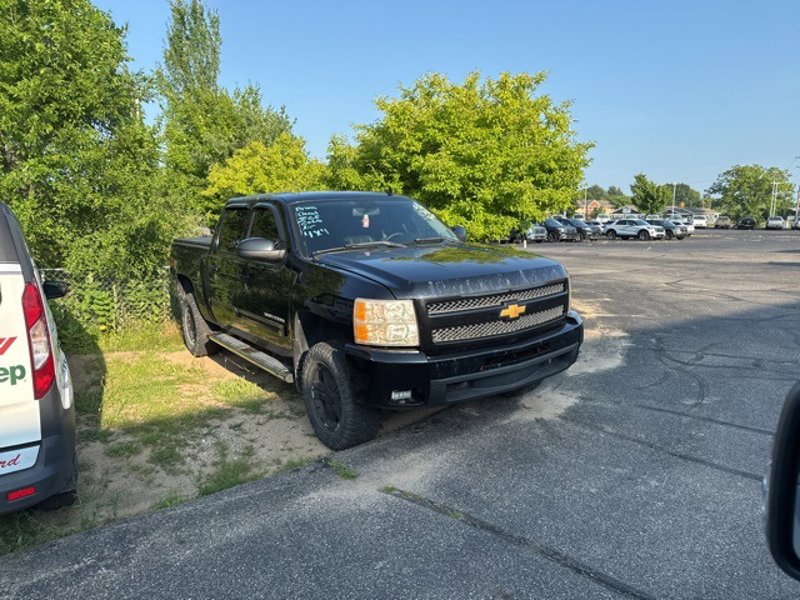 Used 2010 Chevrolet Silverado 1500 LTZ w/ Z71 Appearance Package image 1