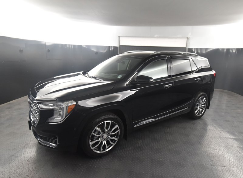 Used 2022 GMC Terrain Denali w/ Denali Premium Package image 1