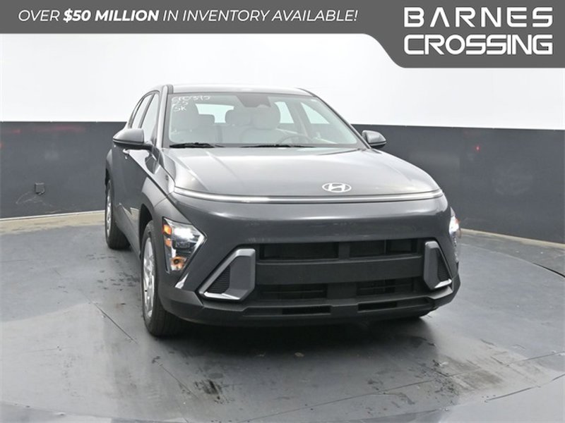 Certified 2025 Hyundai Kona SE image 1
