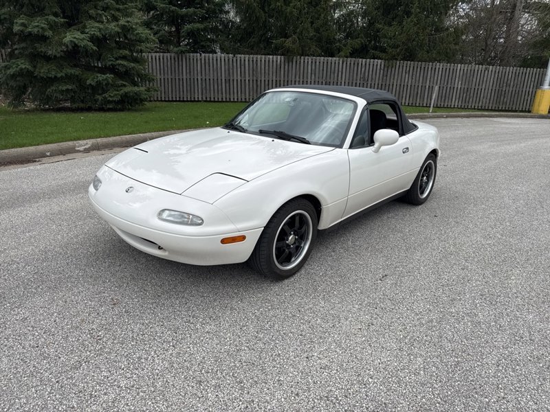 Used 1997 MAZDA MX-5 Miata image 1