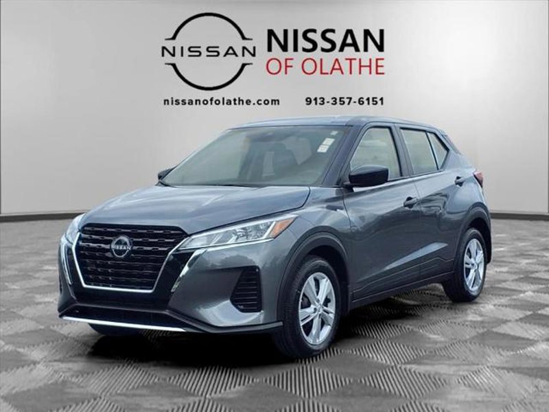 Certified 2025 Nissan Kicks Play S image 1