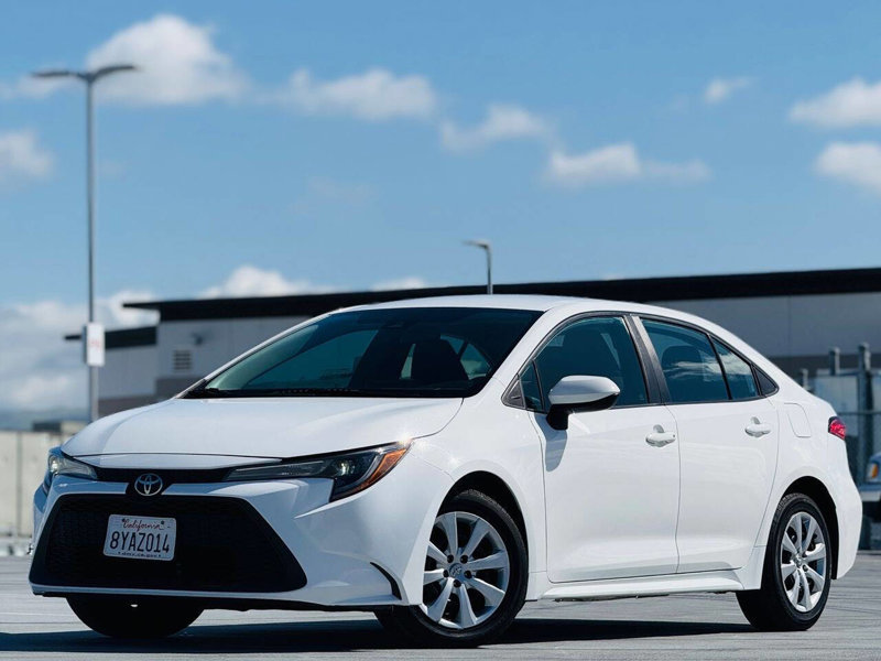 Used 2022 Toyota Corolla LE image 1