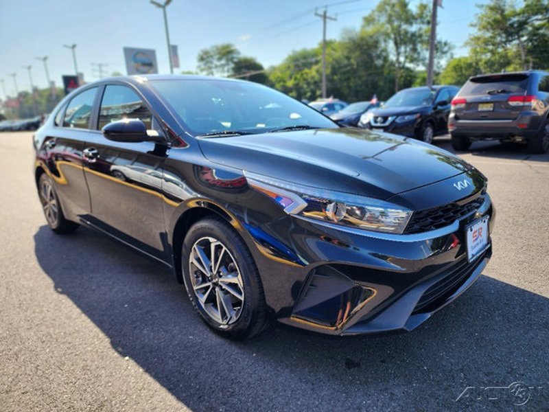 Certified 2023 Kia Forte LXS image 1